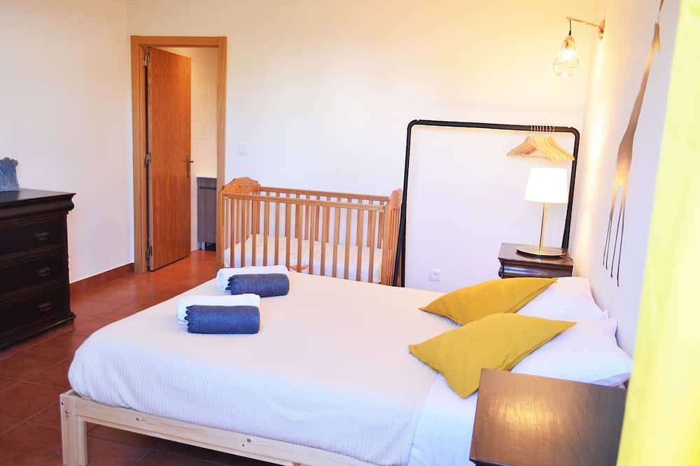 Villa in Praia da Luz, mit Blick auf das Meer, den Pool und den Golf. in Luz, Faro Distrikt