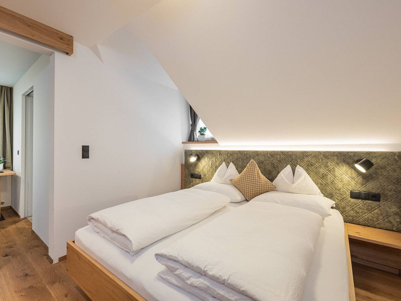 Gasthof Dolomiten - Doppelzimmer "Dürrenstein" in Pragser Wildsee, Prags