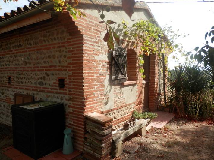 Gîte pour 2 personnes, avec terrasse ainsi que jardin et piscine dans Haute-Garonne - 3