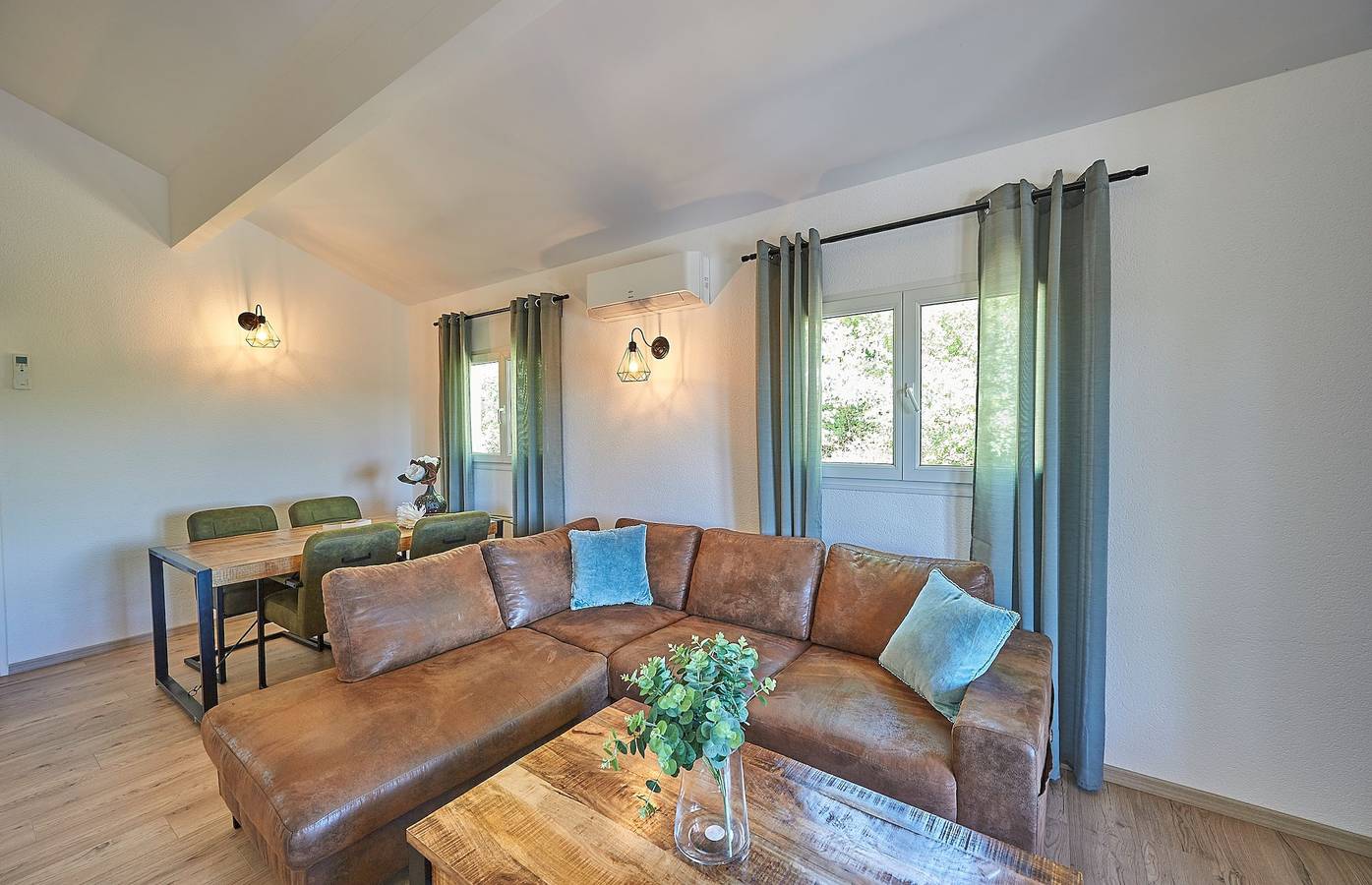 Village des Cigales — Libelle 4-6p. dalzicht in Mauroux, Lot