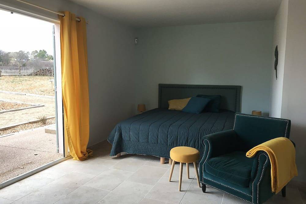 Propriété de charme, Spa et piscine 16,5m dans un site exceptionnel in Grambois, Parc naturel régional du Luberon