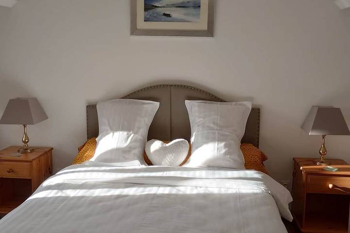 Gîte pour 10 personnes, avec jardin et piscine à Isigny-le-Buat - 2