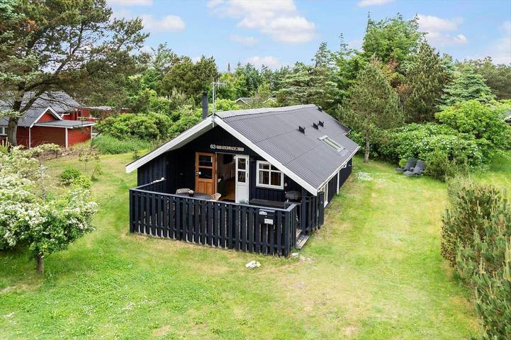 Feriehus for 4 personer, med Terrasse i Vorupør
