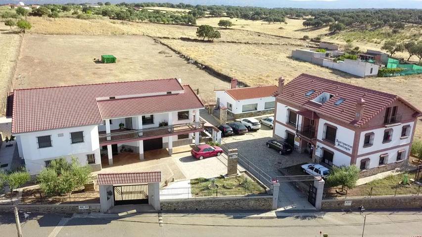 Casa rural para 4 personas, con vistas además de jardín y piscina, Se admiten mascotas en Provincia de Cáceres - 3