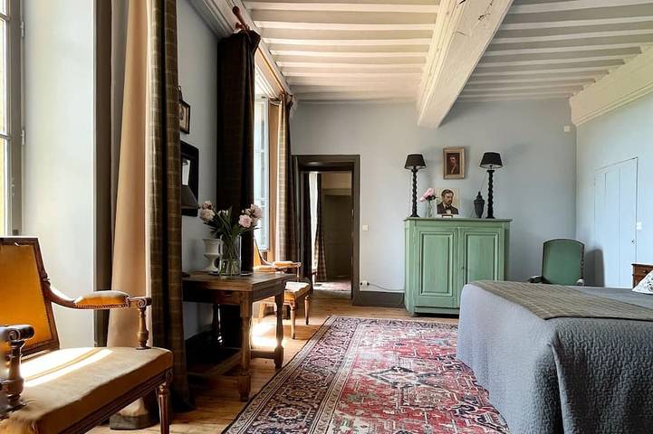 Gîte pour 14 personnes, avec piscine et terrasse à Saint-Julien-de-Civry - 4