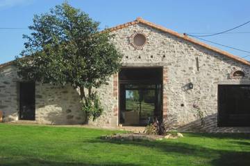 Gîte pour 7 personnes, avec jardin et terrasse à Saint-Étienne-du-Bois