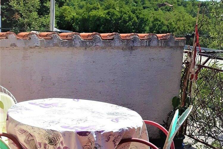 Ganze Wohnung, Apartment Modric - Two Bedroom Apartment With Terrace in Jablanac, Naturpark Velebit