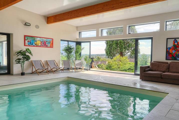 Villa pour 20 personnes, avec Terrasse et Jardin ainsi que Piscine et Vue