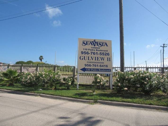 Vacation rental for 4 people, with pool and hot tub as well as balcony in Padre Island