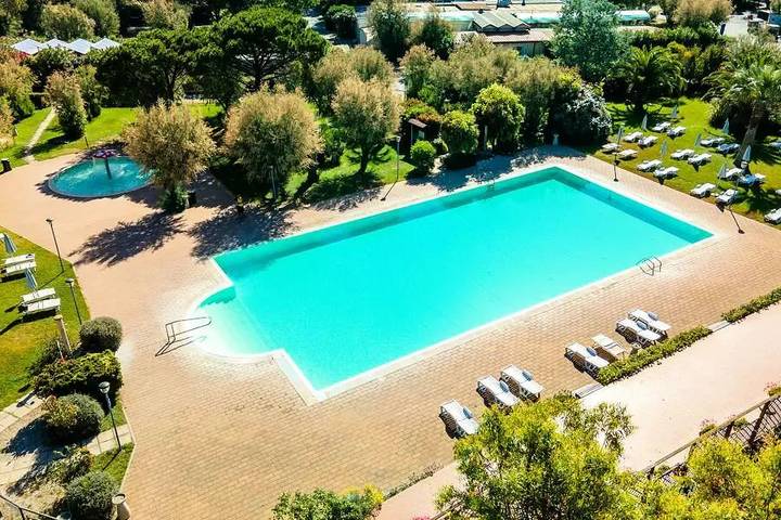 Wohnwagen für 4 Personen, mit Terrasse in der Toskana - 2