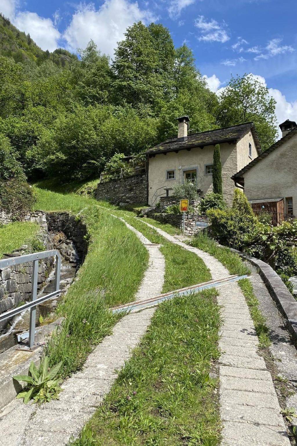 Top -Rustico mit Aussenwhirlpool beheizt und Sauna in Acquarossa, Lepontinische Alpen