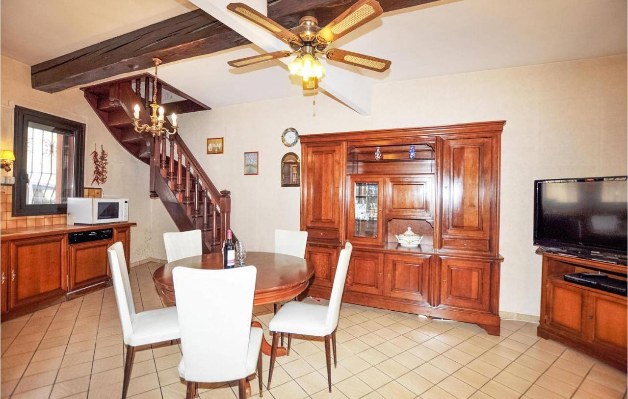 Three-Bedroom Holiday Home in Cabestany, Côte d'Améthyste