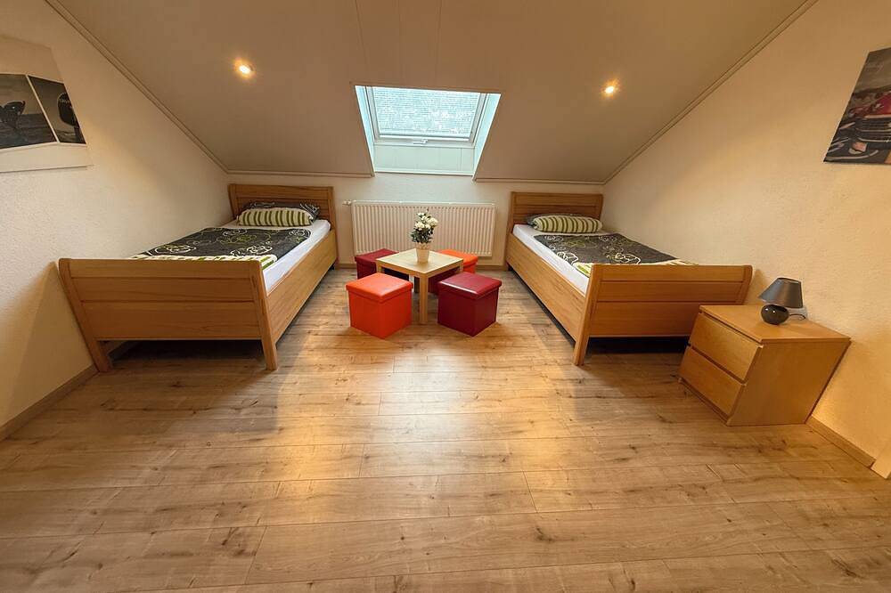 Ganze Wohnung, Schöne Ferienwohnung im Herzen Schwabens nähe Legoland in Weißenhorn, Bayerisch Schwaben