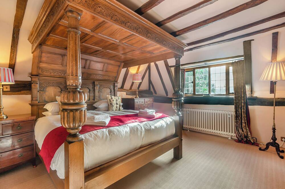 6 Schlafzimmer Unterkunft in East Grinstead in East Grinstead, West Sussex