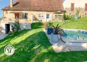 Gîte pour 2 personnes, avec jardin ainsi que terrasse et piscine, animaux acceptés dans le Lot