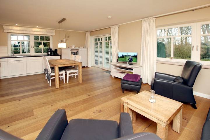 Ganze Wohnung, Komfort Ferienwhg. in Wyk, 4 Personen, Eg in 2- Familienhaus, 3 Zimmer, ca. 84m² in Nordfriesische Inseln (Schleswig-Holstein) (Schleswig-Holstein), Wyk auf Föhr