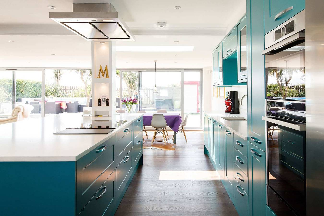 Vibrant Seafront Home With Seasonal Pool in West Sussex