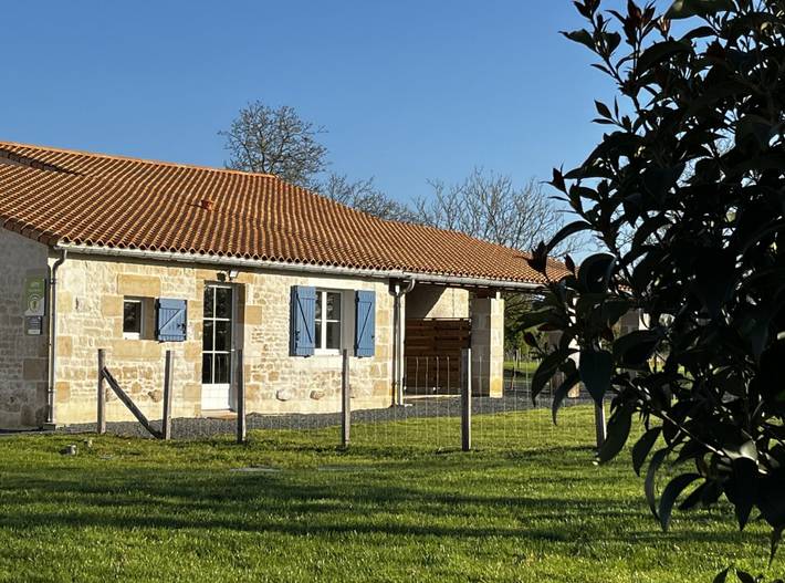 Gîte pour 4 personnes, avec terrasse et jardin