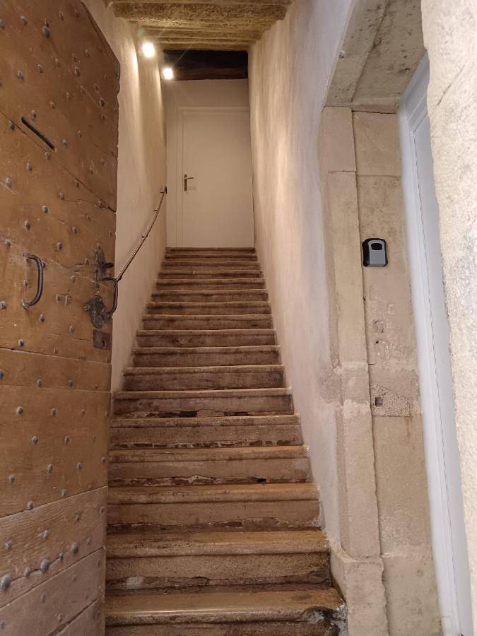 Appartement entier, One-Bedroom Apartment in Tournus, Région de Mâcon