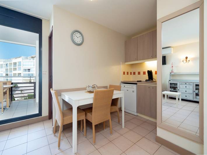 Gîte pour 4 personnes, avec balcon dans Plage Rochelongue - 2