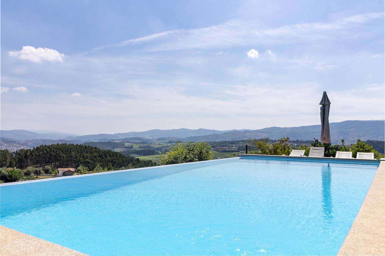 Casa de Férias 'Casa Cerdeirinhas De Basto' com Vista para a Montanha, Piscina Privada e Wi-Fi in Canedo de Basto, Canedo de Basto e Corgo