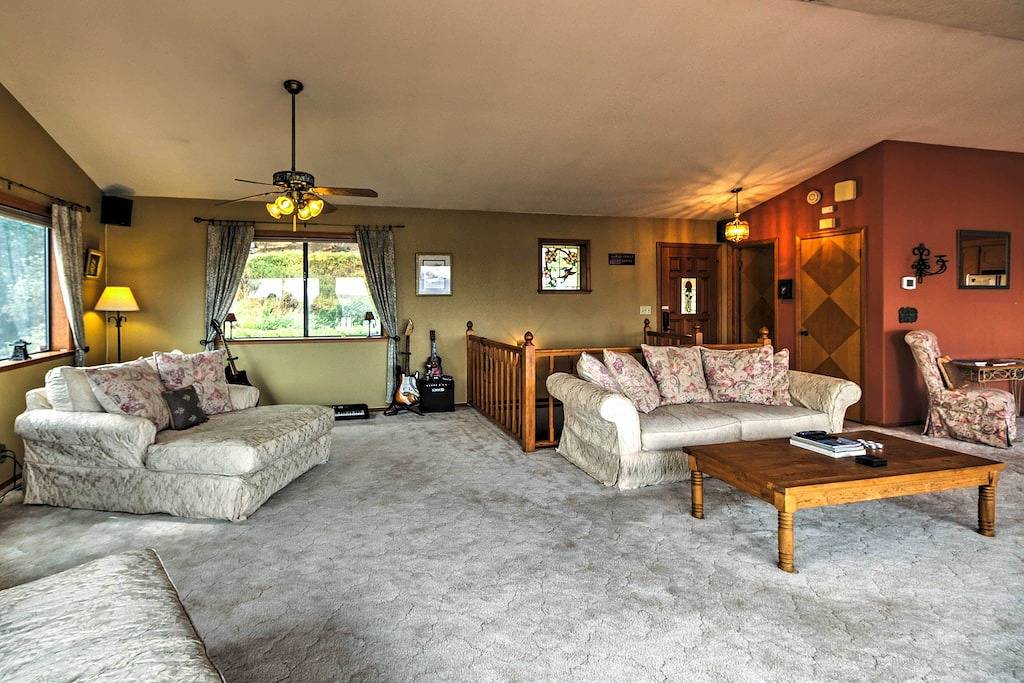 Geräumiges Kelseyville Home w / Large Lakefront Deck! in California North Coast