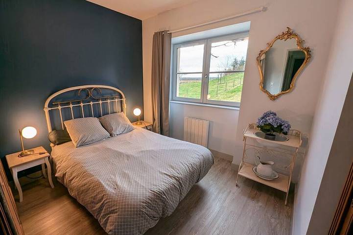 Gîte pour 6 personnes, avec jardin à GY - 2