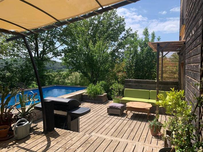 Location de vacances pour 10 personnes, avec vue ainsi que jardin et piscine, animaux acceptés à Saint-Césaire-de-Gauzignan