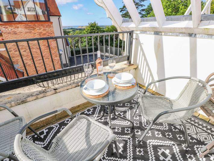 Gîte pour 8 personnes, avec Balcon ainsi que Piscine et Sauna à Tenby