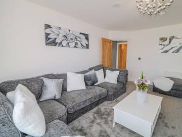 Log Cabin for 8 People in County Londonderry, Ulster, Photo 3