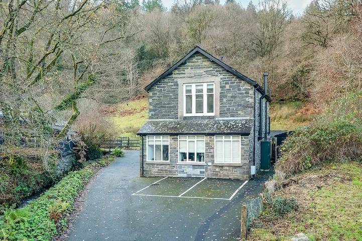 Cottage for 7 people, with garden, with pets in Betws-y-Coed