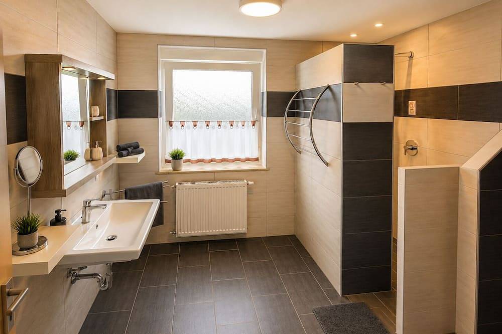 Ganze Wohnung, Ferienwohnung \"Gartenblick\" in Laupheim, Landkreis Biberach