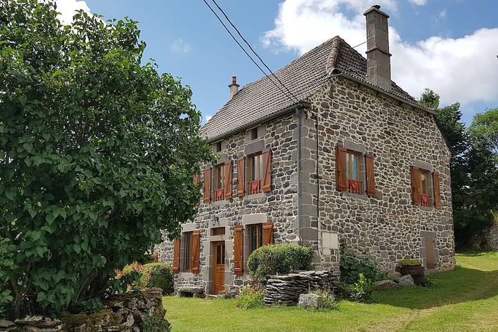 Gîte pour 8 personnes, avec terrasse et jardin - 1