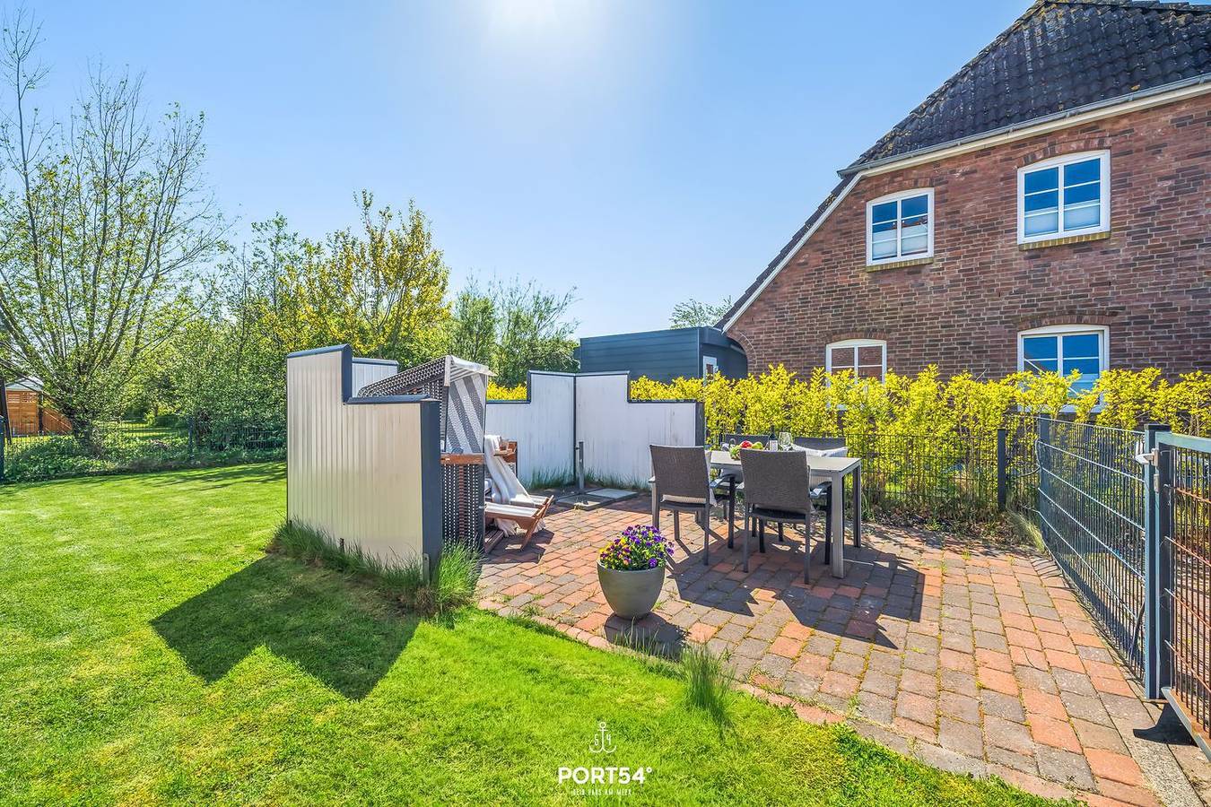 Ganze Wohnung, Willkommen in unserer klimafreundlichen Ferienwohnung "Lee" im Haus Bendix! in Dagebüll, Nordfriesland