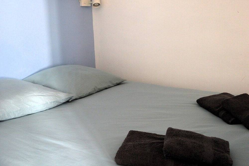 Entire apartment, À L'est - Studio vue mer sur la Digue in Arromanches-les-Bains, Bayeux region