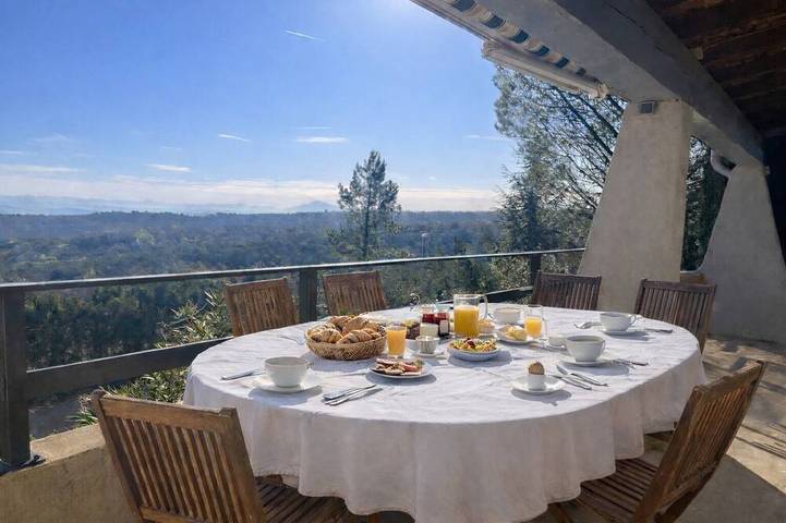 Location de vacances pour 6 personnes, avec Balcon et Jardin à Salazac