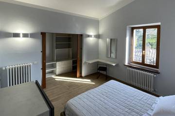Vacation Apartment for 4 Guests in Montepulciano, Siena Province, Picture 2