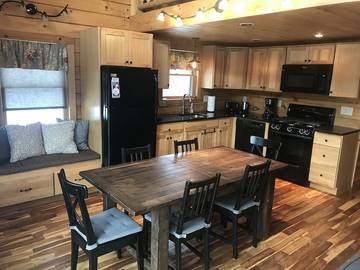 Log Cabin for 8 Guests in Carroll, White Mountain National Forest, Picture 2