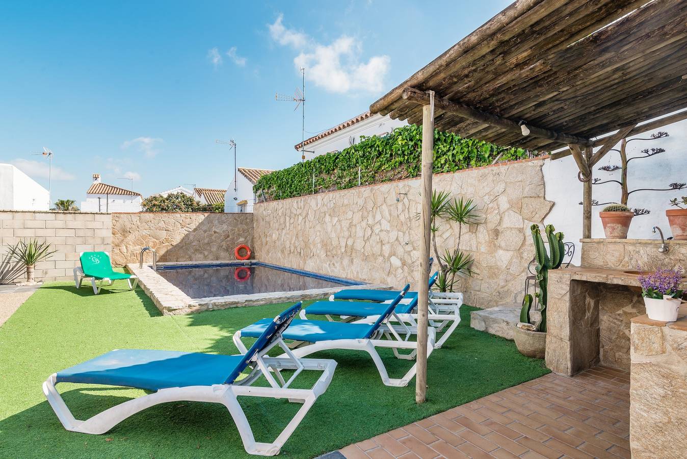 Villa rústica perto da praia com piscina, terraço e Wi-Fi; animais de estimação permitidos in Conil de la Frontera, Costa de la luz