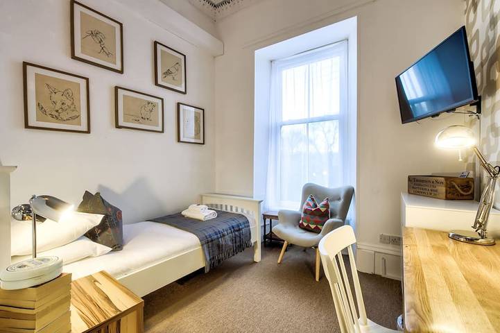 Boho West End Townhouse 6 Bed 6 Bath Sleeps 10 in Glasgow, Greater Glasgow und Clyde Valley