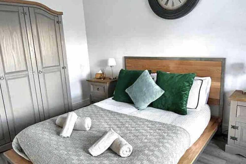 Spacious & Modern 4 Bedroom Holiday Home Gwynedd in Bangor, Snowdonia