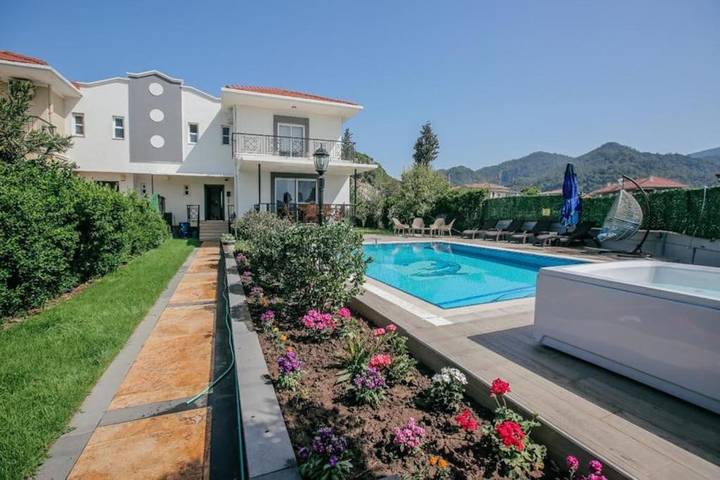 Villa pour 10 personnes, avec piscine ainsi que jacuzzi et balcon à Marmaris - 2