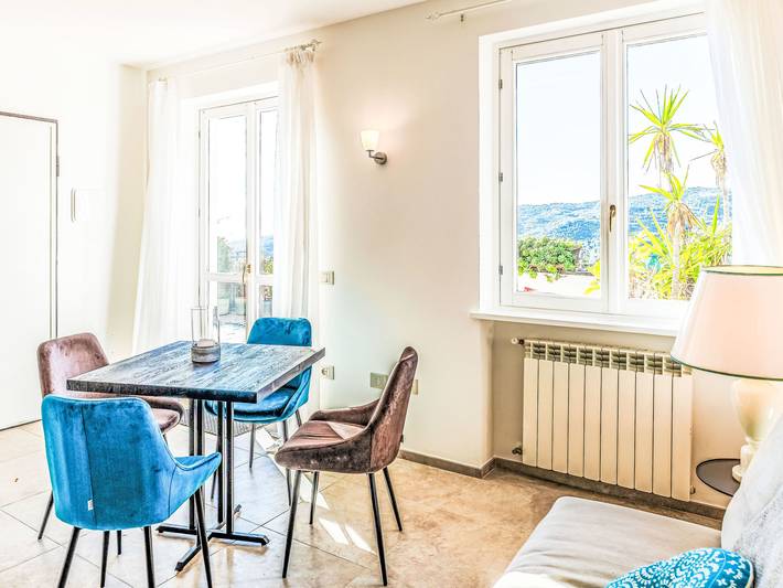 Appartamento intero, Casa di Isabel in Civezza, Riviera di Ponente