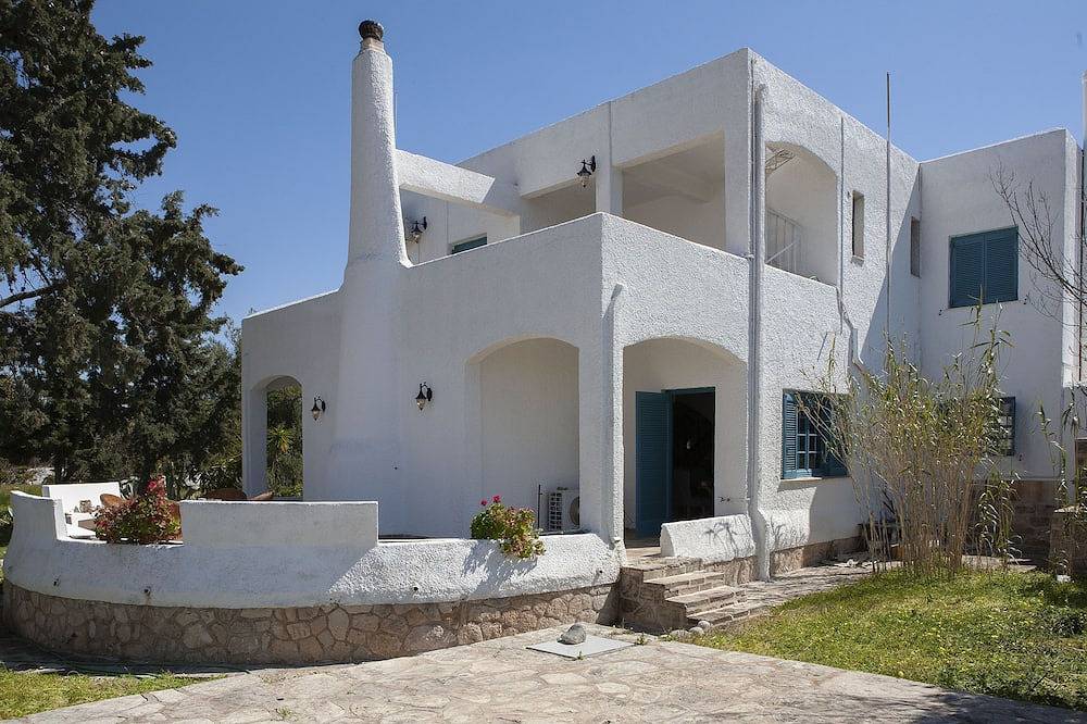 Villa for 10 People in Aegina, Islands of Attika region