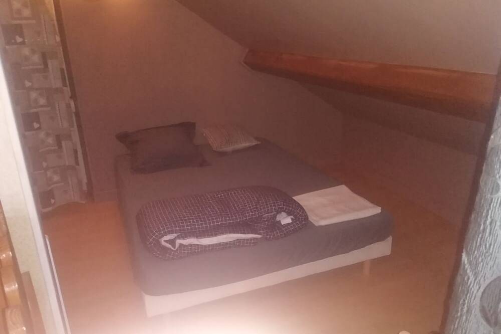 Maison cosy entièrement équipée, calme nature idéal pour famille de 4 personnes. in Broye, Région d'Autun