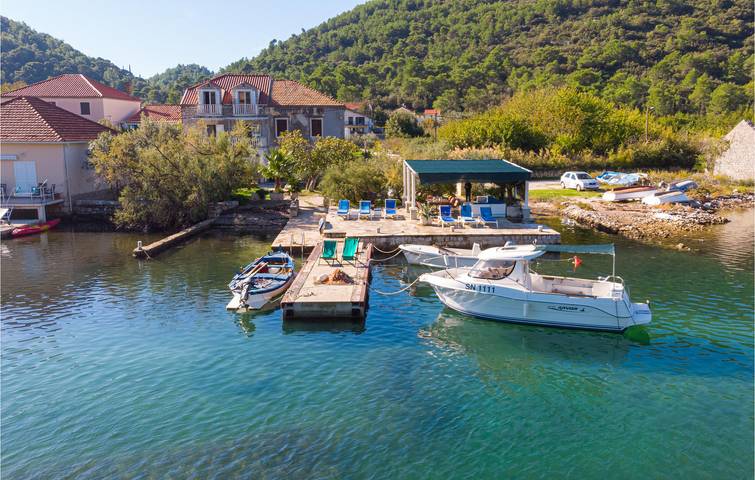 Ganze Ferienwohnung, Gemütliche Ferienwohnung mit Terrasse in der Nähe von Ston – 2 km von der Küste und dem Stadtzentrum entfernt in Ston, Dubrovnik-Neretva