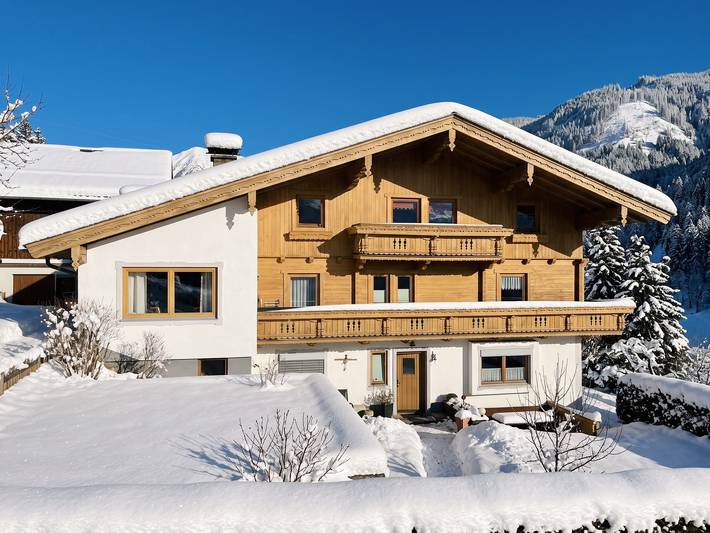Ferienwohnung für 8 Personen, mit Balkon in Zell am See