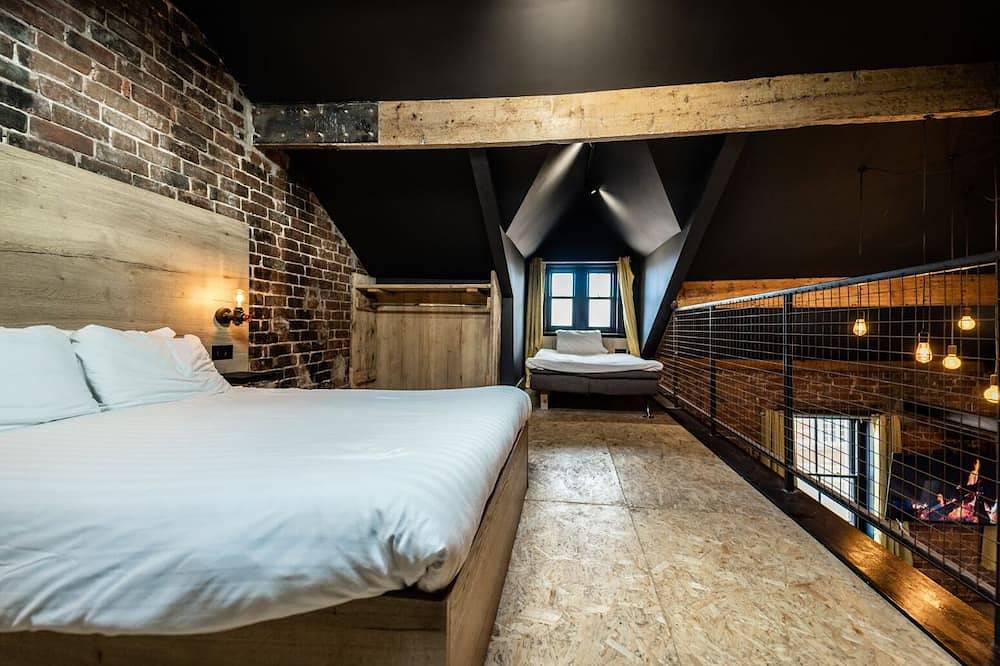 Entire apartment, The Loft Suite Sasco Apartments in Blackpool Pleasure Beach, North West England