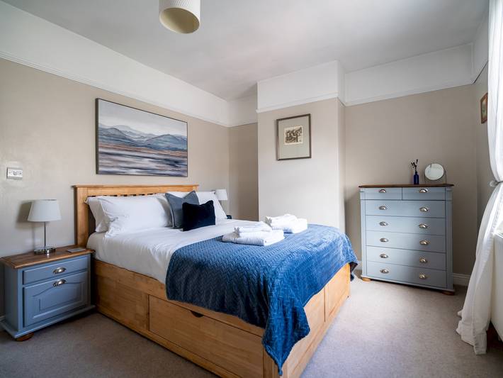 Bath Road Retreat  2 bedrooms with  garden - Pass the Keys in Cheltenham, Gloucestershire