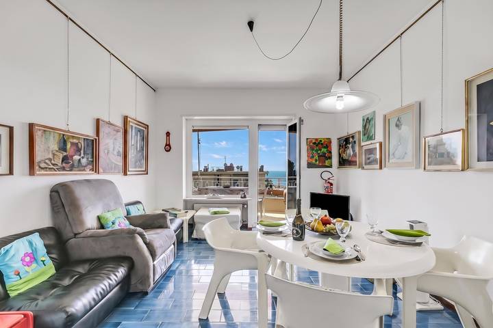 Ferienwohnung für 4 Personen, mit Balkon und Meerblick sowie Terrasse in San Remo - 2